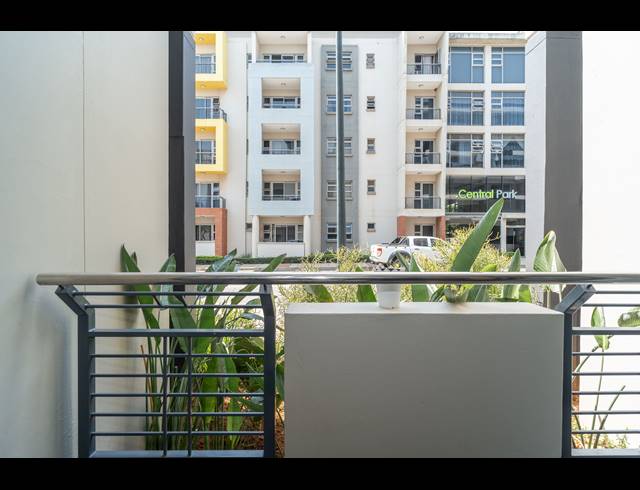2 BEDROOM APARTMENT FOR SALE IN UMHLANGA RIDGE